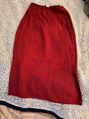 GAP Deep Red Midi Skirt S with Black Floral Vine Print